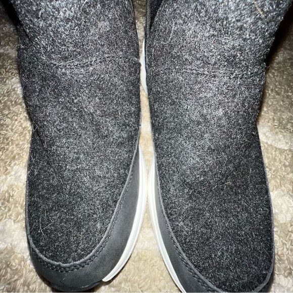 Merrell boots size 7.5 - Picture 2 of 10